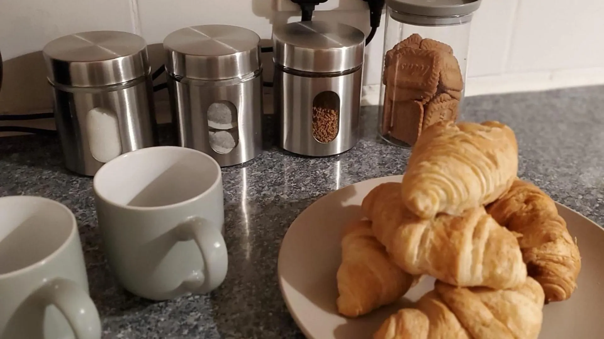 Manchester Airport Modernised Apartment - Free Parking Cheadle Hulme 0*,  United Kingdom