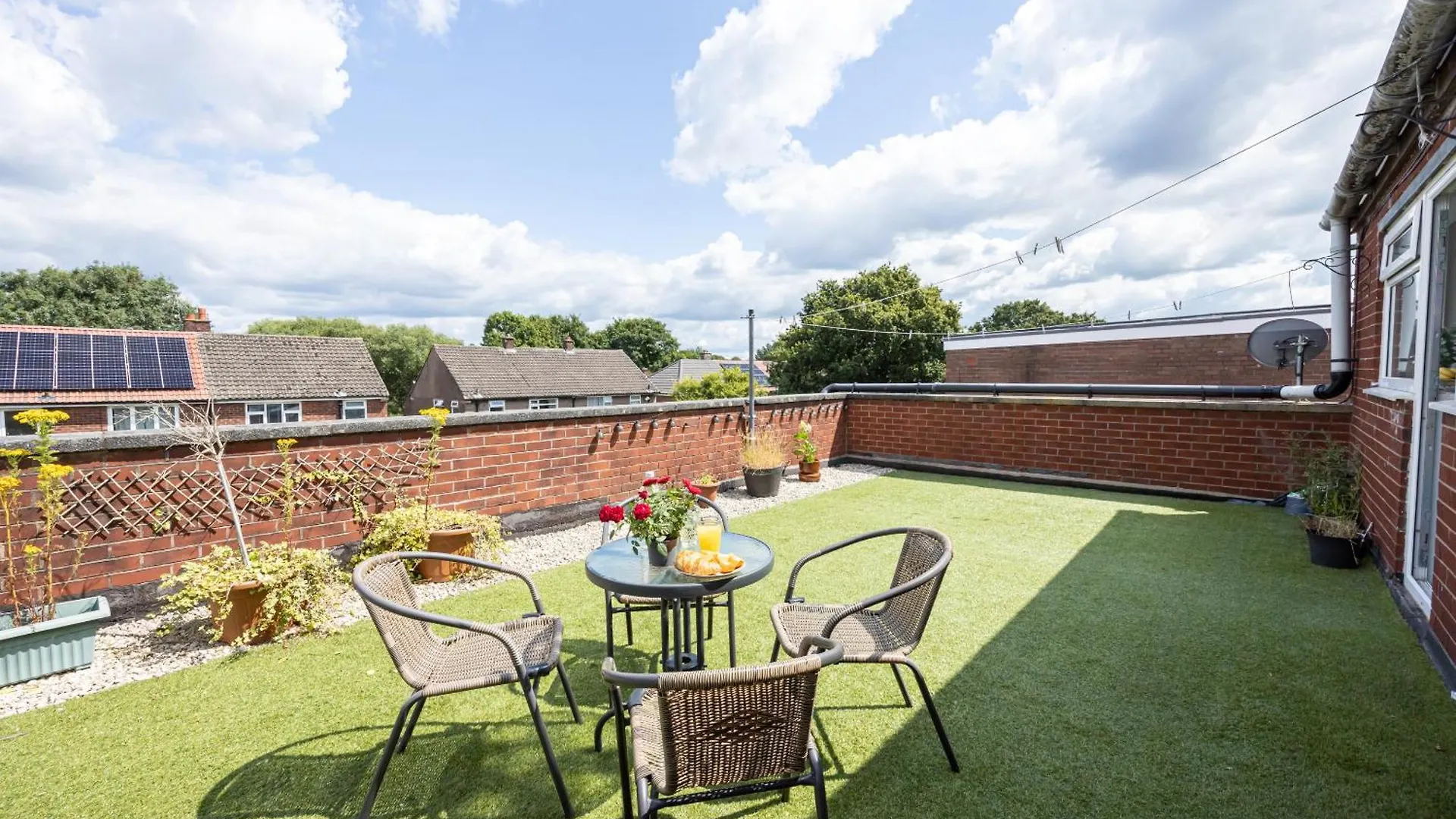 Manchester Airport Modernised Apartment - Free Parking Cheadle Hulme