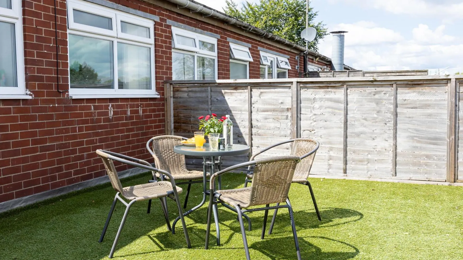 Manchester Airport Modernised Apartment - Free Parking Cheadle Hulme 0*,  United Kingdom