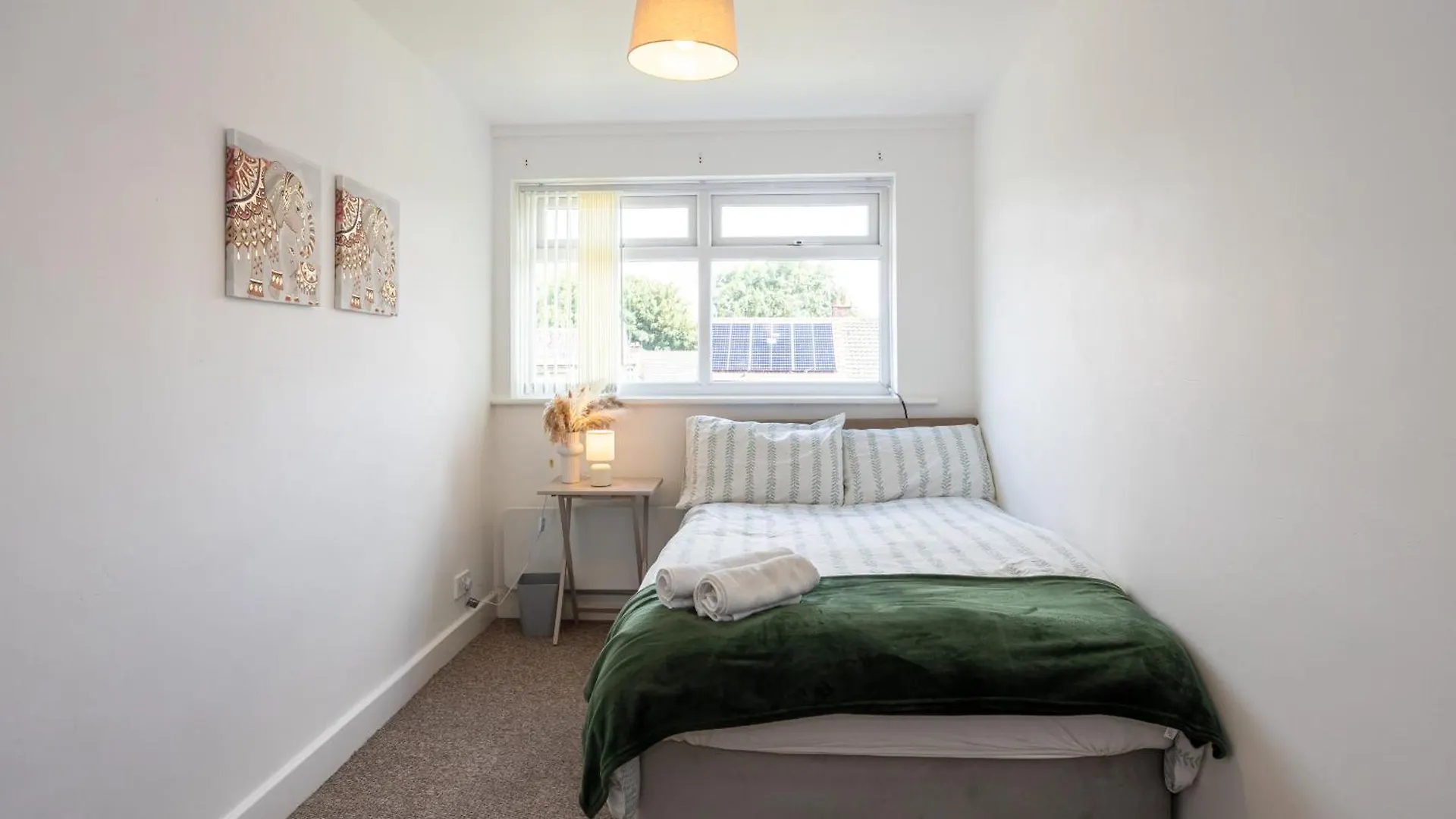 Manchester Airport Modernised Apartment - Free Parking Cheadle Hulme