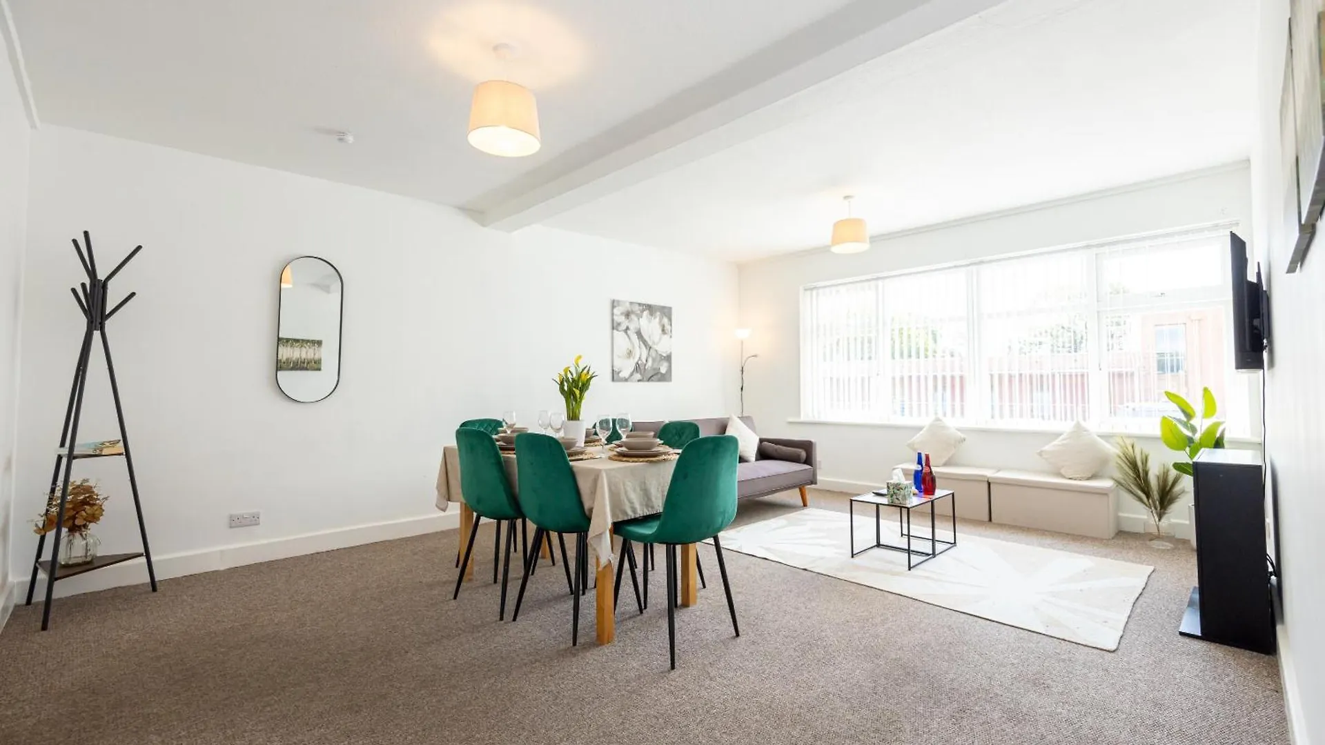 Manchester Airport Modernised Apartment - Free Parking Cheadle Hulme