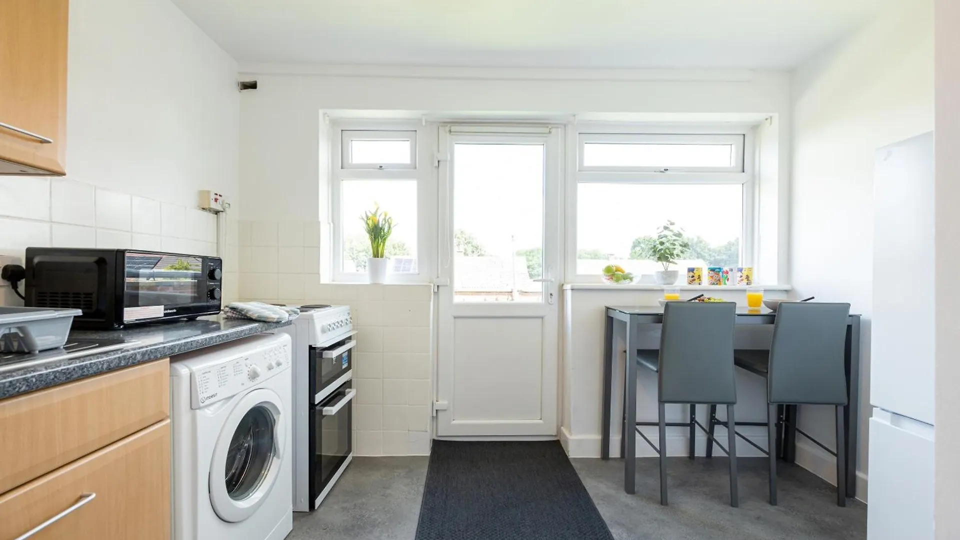 Manchester Airport Modernised Apartment - Free Parking Cheadle Hulme