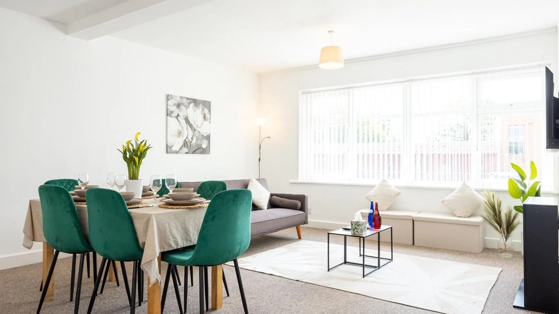 Manchester Airport Modernised Apartment - Free Parking Cheadle Hulme