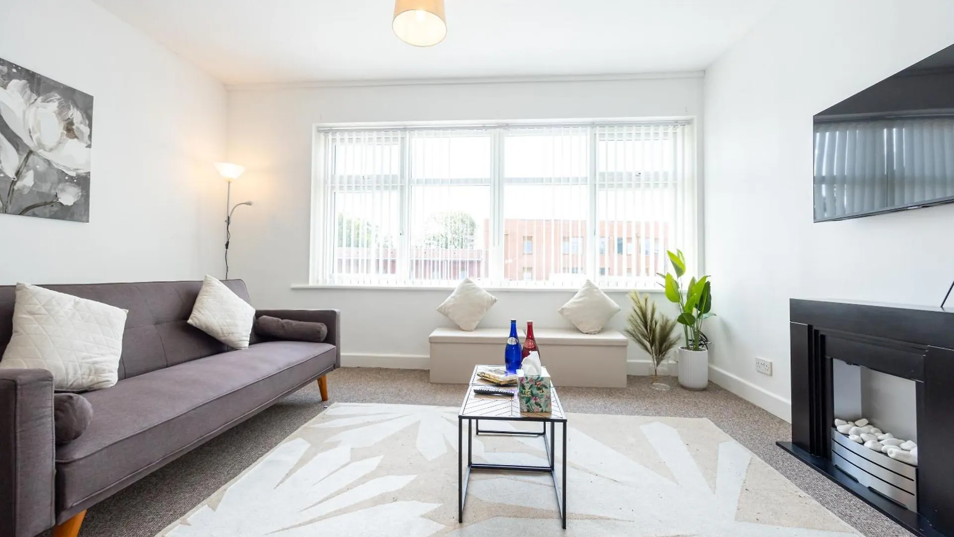 Manchester Airport Modernised Apartment - Free Parking Cheadle Hulme